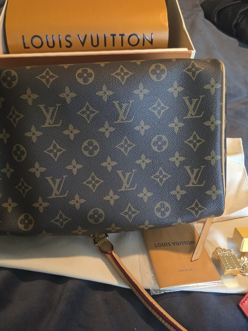Monogram Bag - Picture 5 of 9